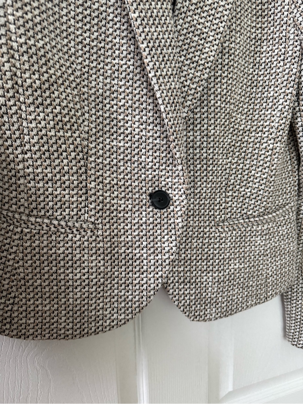 Amanda & Chelsea One Button Blazer - Picture 6 of 9